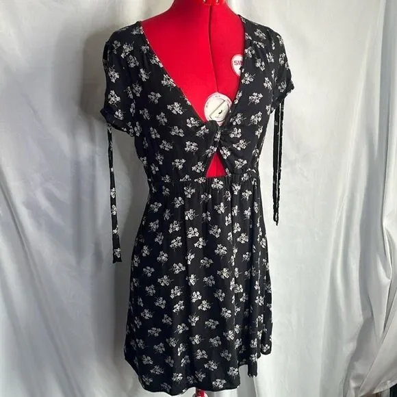 SM298 American eagle outfitters short sleeve floral dress - Picture 1 of 9